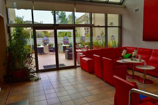 Edificio en calle Consell, 2