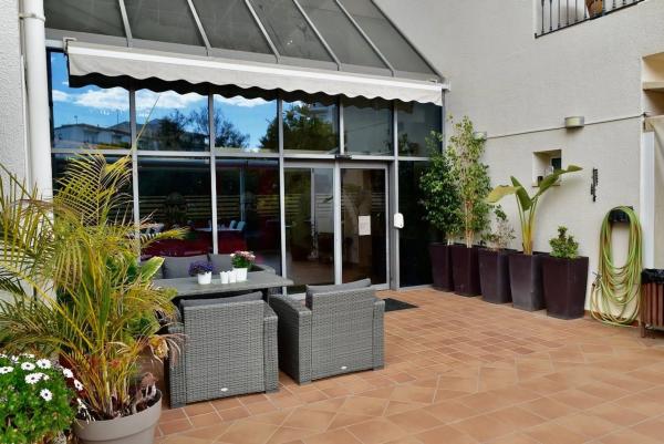 Edificio en calle Consell, 2