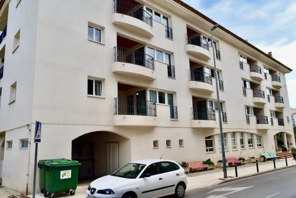 Edificio en calle Consell, 2