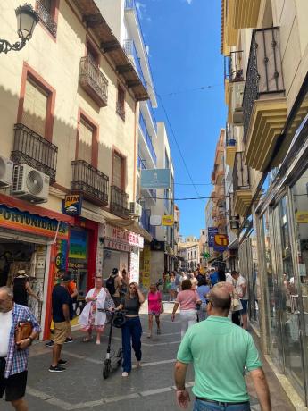 Edificio de uso mixto en avenida Alcoi s/n