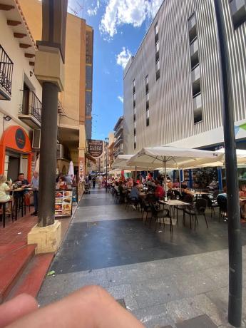 Edificio de uso mixto en avenida Alcoi s/n