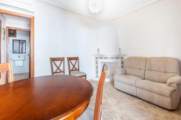 Edificio en calle de Santa Faç