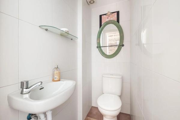 Edificio en calle de Santa Faç