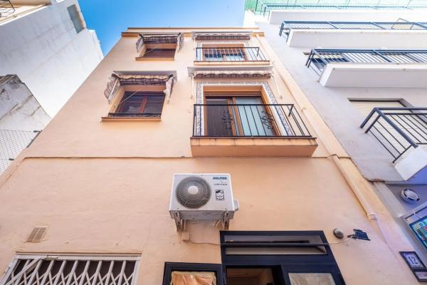 Edificio en calle de Santa Faç