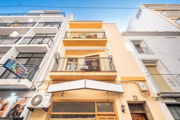Edificio en calle de Santa Faç