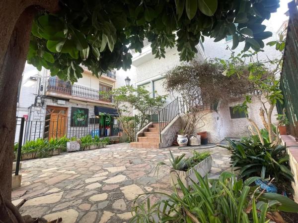 Edificio en calle Metge en Cosme Bayona, 1