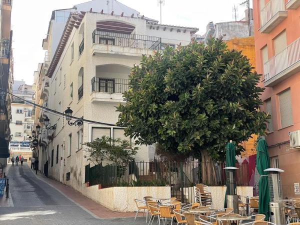 Edificio en calle Metge en Cosme Bayona, 1