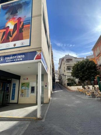 Edificio en calle Metge en Cosme Bayona, 1