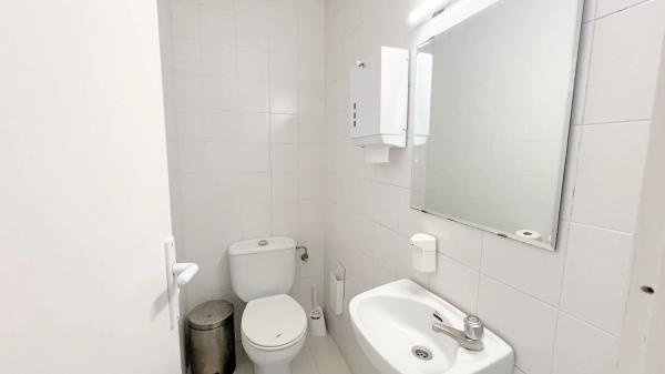 Edificio de uso mixto en calle Pagre, 2