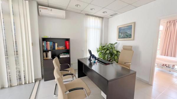 Edificio de uso mixto en calle Pagre, 2