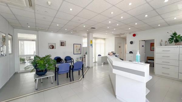 Edificio de uso mixto en calle Pagre, 2