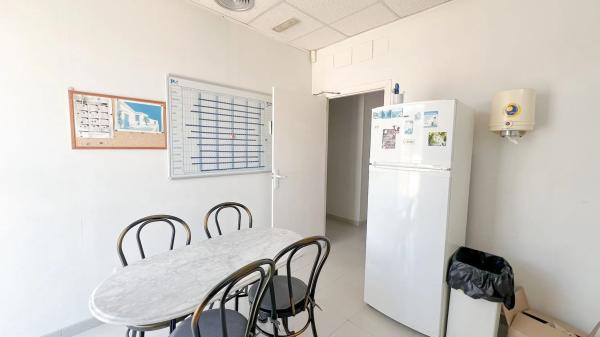 Edificio de uso mixto en calle Pagre, 2