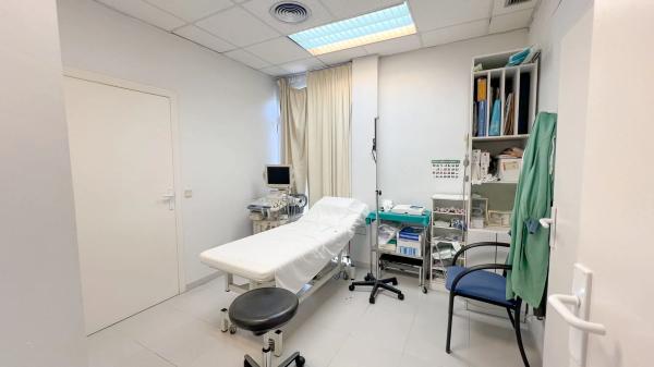 Edificio de uso mixto en calle Pagre, 2