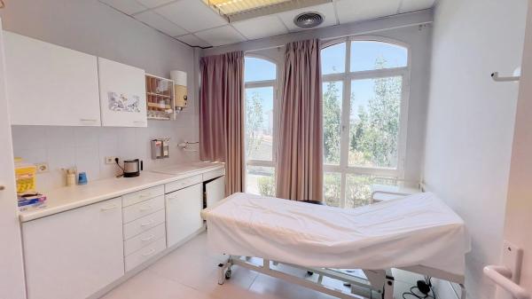 Edificio de uso mixto en calle Pagre, 2