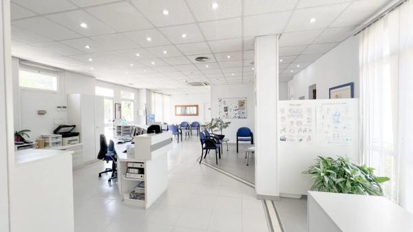 Edificio de uso mixto en calle Pagre, 2