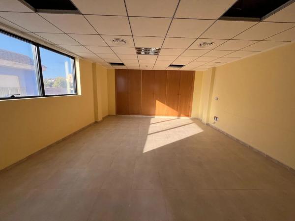 Edificio en Monforte del Cid