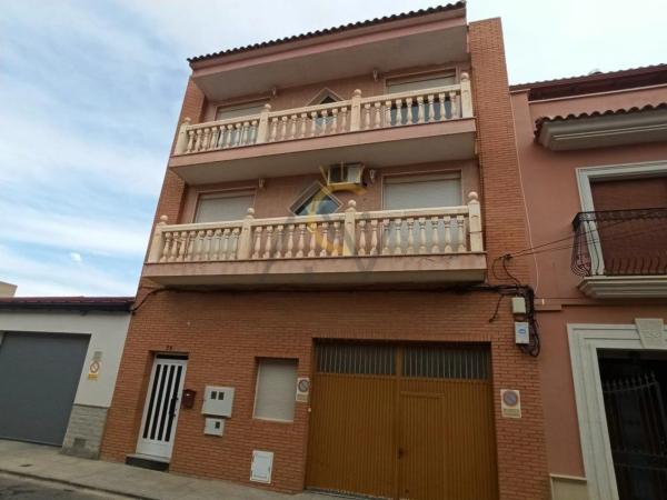 Edificio en calle Pintor Laureano Martín, 17 -11