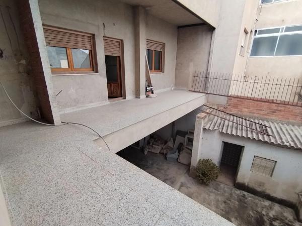 Edificio en calle Isidro Pastor Casas