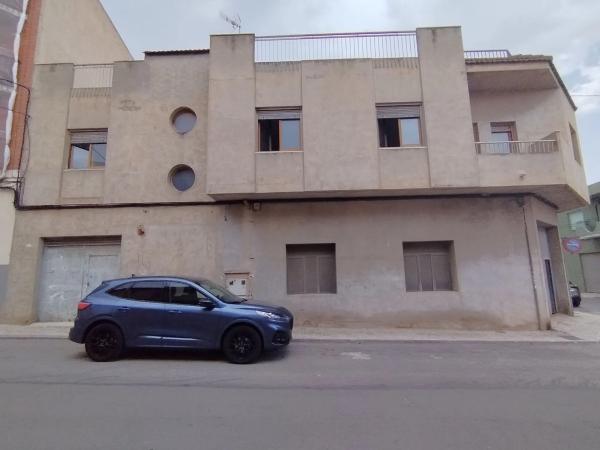 Edificio en calle Isidro Pastor Casas