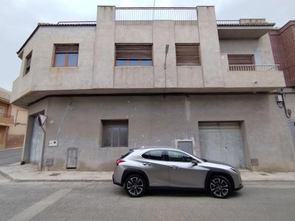 Edificio en calle Isidro Pastor Casas