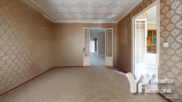 Edificio de uso mixto en calle Nueva, 31