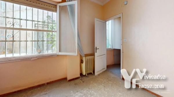 Edificio de uso mixto en calle Nueva, 31