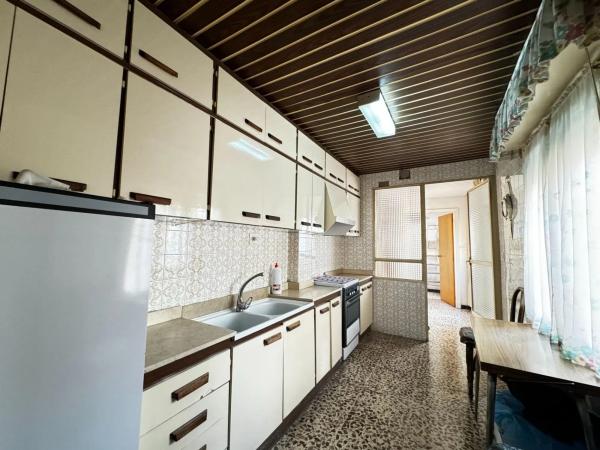 Edificio en Plaza Castelar - Mercado Central