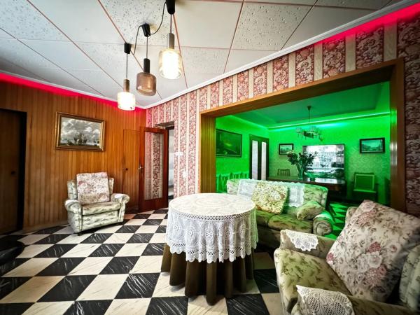 Edificio en Plaza Castelar - Mercado Central