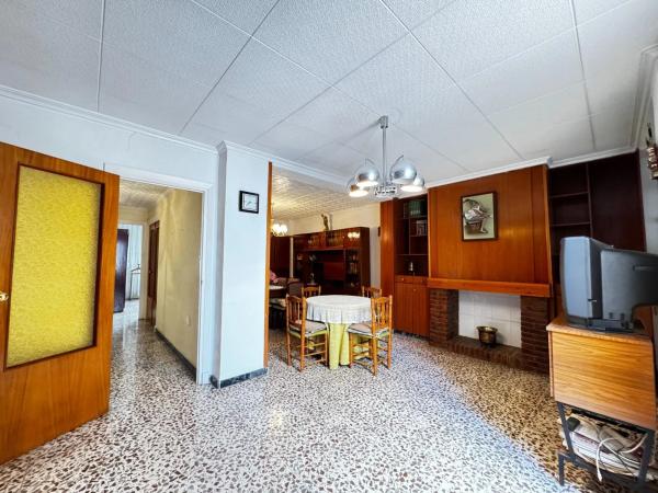 Edificio en Plaza Castelar - Mercado Central