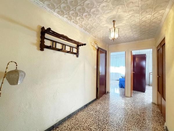 Edificio en Plaza Castelar - Mercado Central