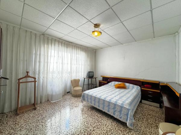 Edificio en Plaza Castelar - Mercado Central