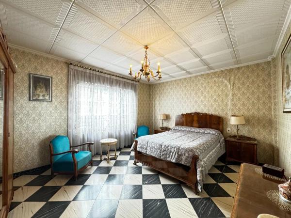 Edificio en Plaza Castelar - Mercado Central