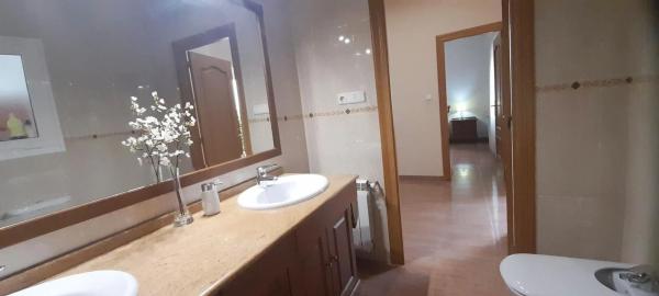 Edificio en Barrio La Coca - La Nía - Vistahermosa