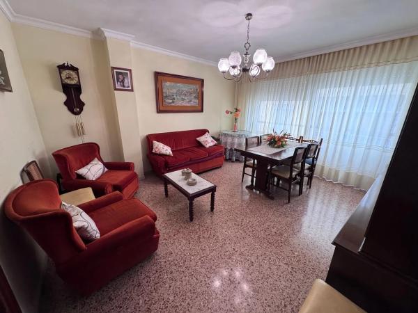 Piso en CL Escultor Navarro Santafe