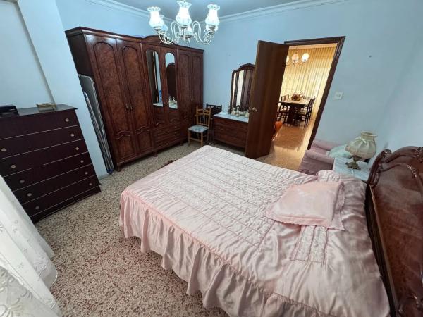 Piso en CL Escultor Navarro Santafe