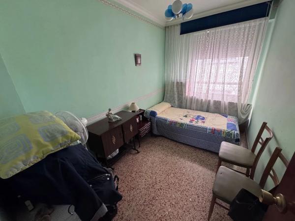 Piso en CL Escultor Navarro Santafe