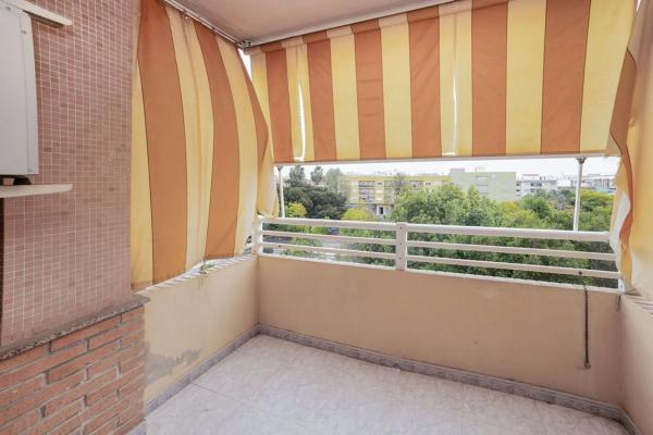 Piso en calle Azahar, 79