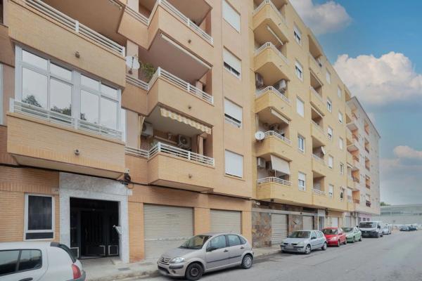 Piso en calle Azahar, 79