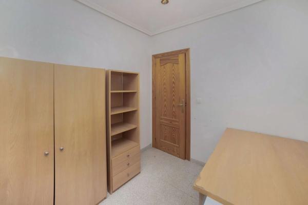 Piso en calle Azahar, 79