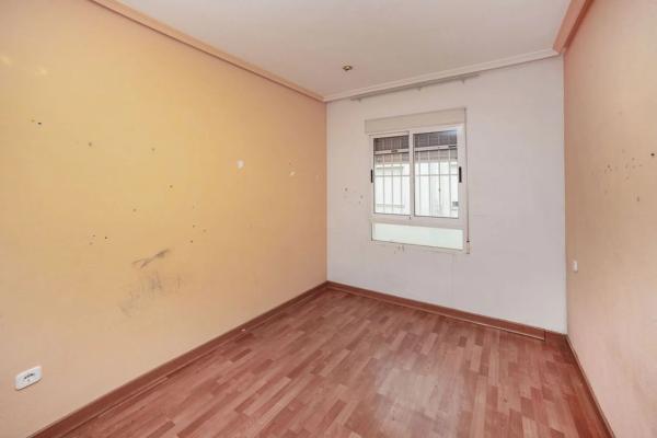 Piso en calle Azahar, 79