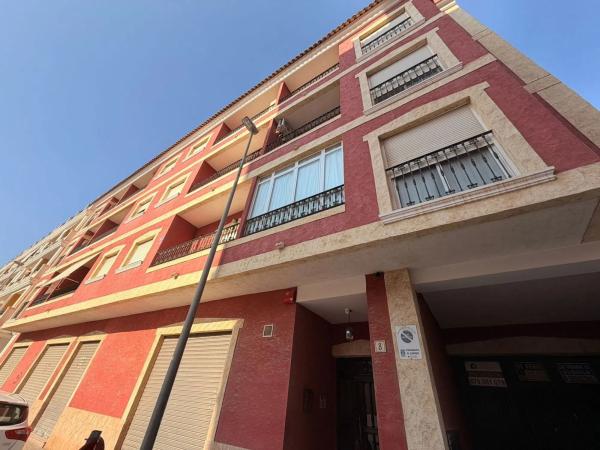 Piso en avenida Estadio Sadrian