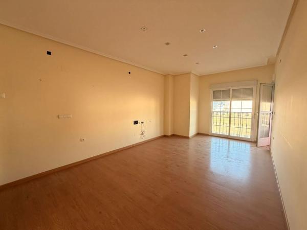 Piso en avenida Estadio Sadrian