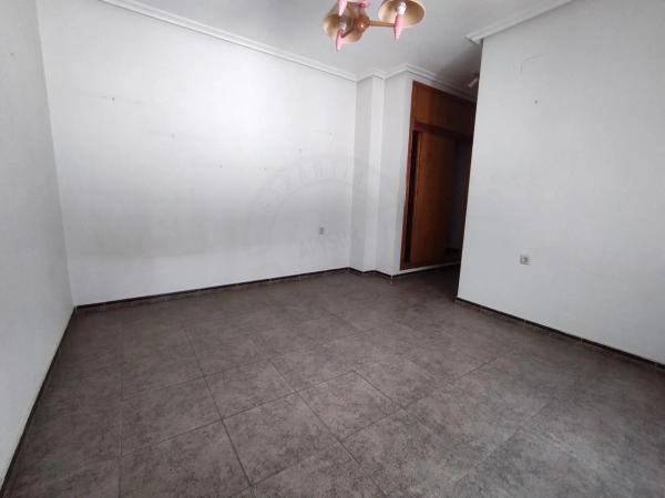 Piso en calle Sequeros