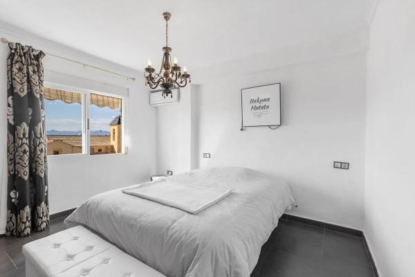 Piso en calle de Valencia, 4