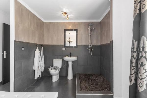 Piso en calle de Valencia, 4