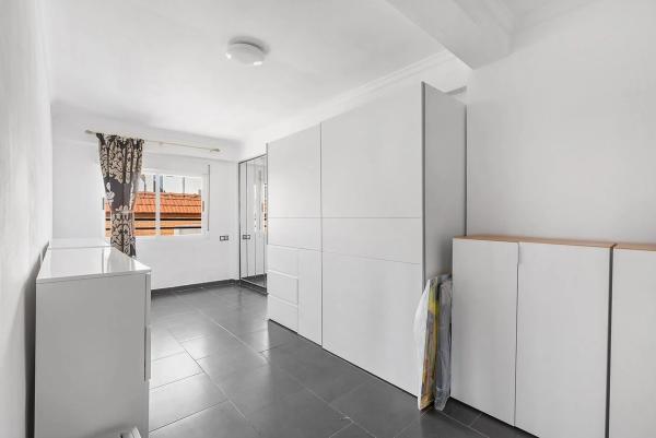 Piso en calle de Valencia, 4