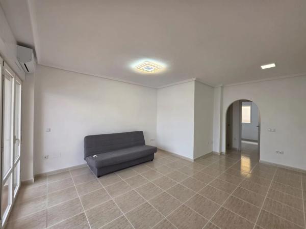 Piso en calle la Zenia, 38 b