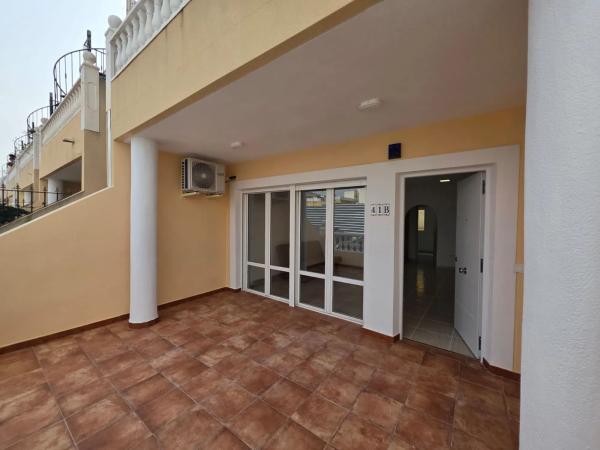 Piso en calle la Zenia, 38 b