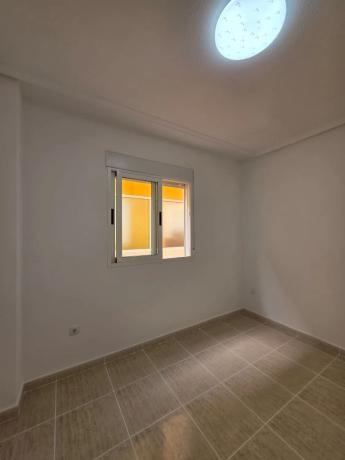 Piso en calle la Zenia, 38 b