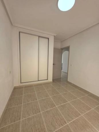 Piso en calle la Zenia, 38 b